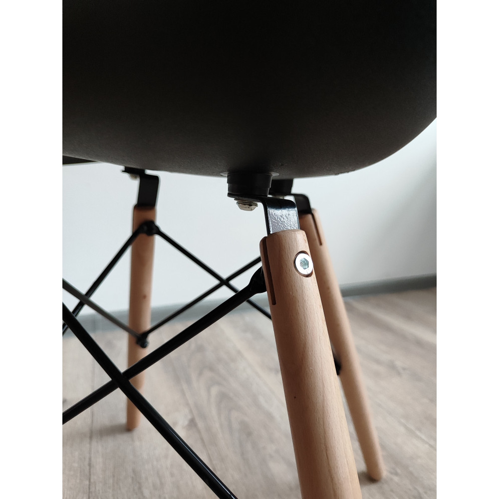 Стул Eames из полипропилена 43×46×84 см, черный, до 100 кг