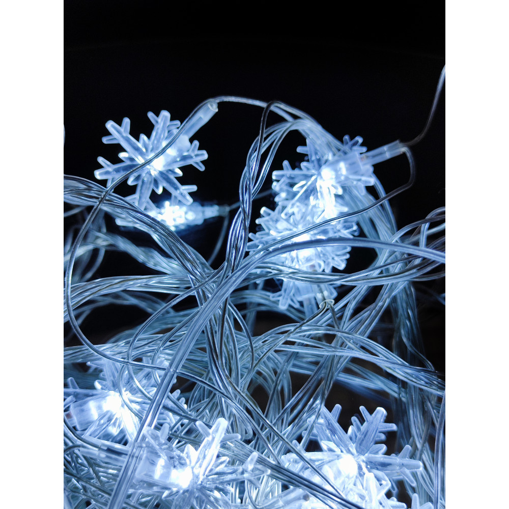 Гирлянда светодиодная 4 м 20 ламп LED IP 20 с насад 8 режимов белый Снежинка Серпантин