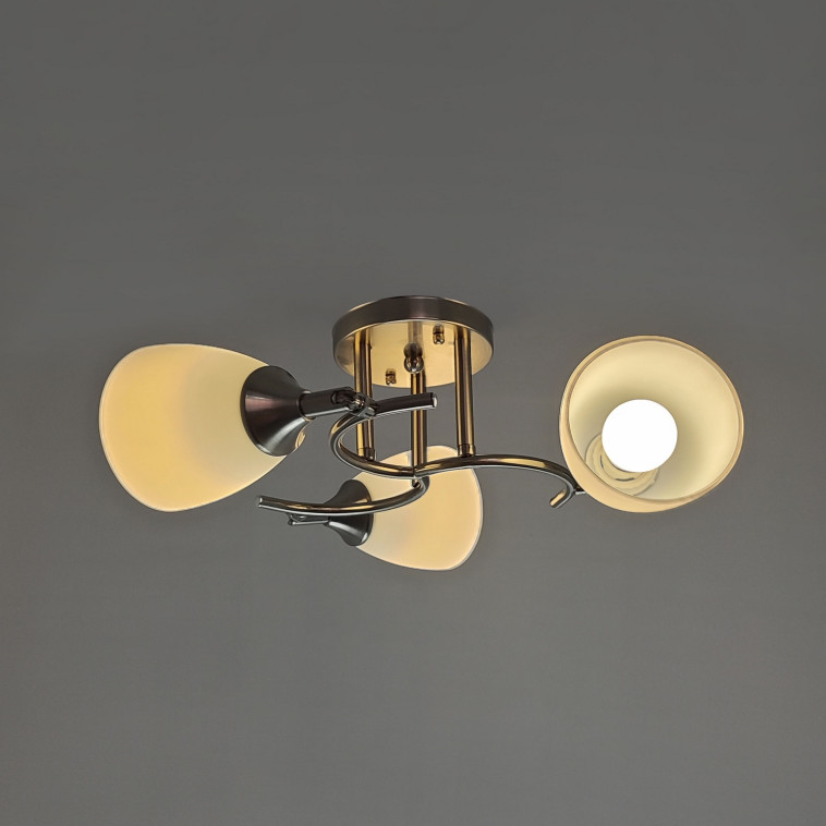 Фото Светильник спот 3 плафона 57*24 см Е27 60Вт 12м2 плафон стекло хром Baizheng