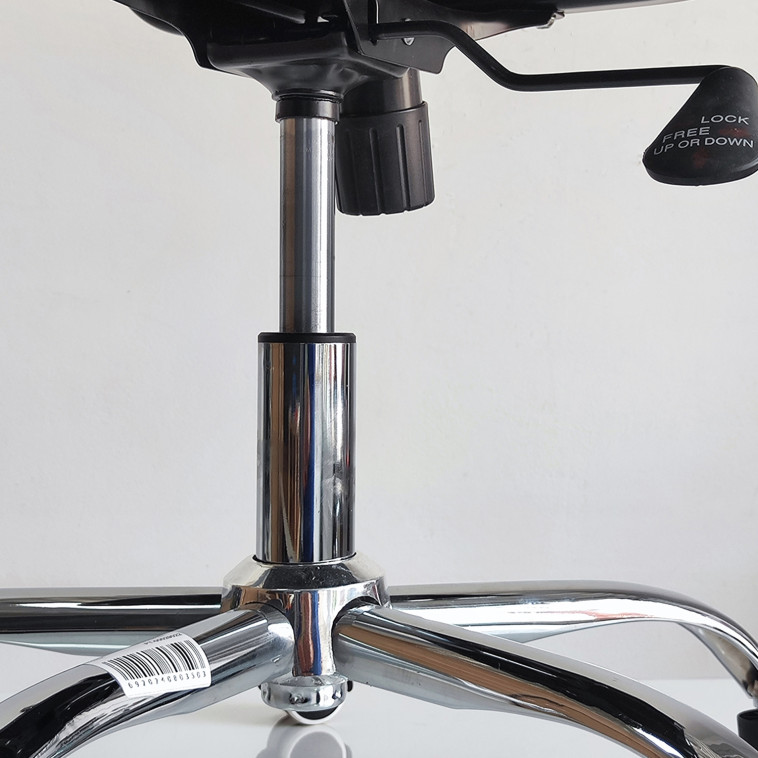 Рисунок Кресло офисное 65*43.5*119 см до 150 кг механизм качания искусственная кожа черный Baizheng