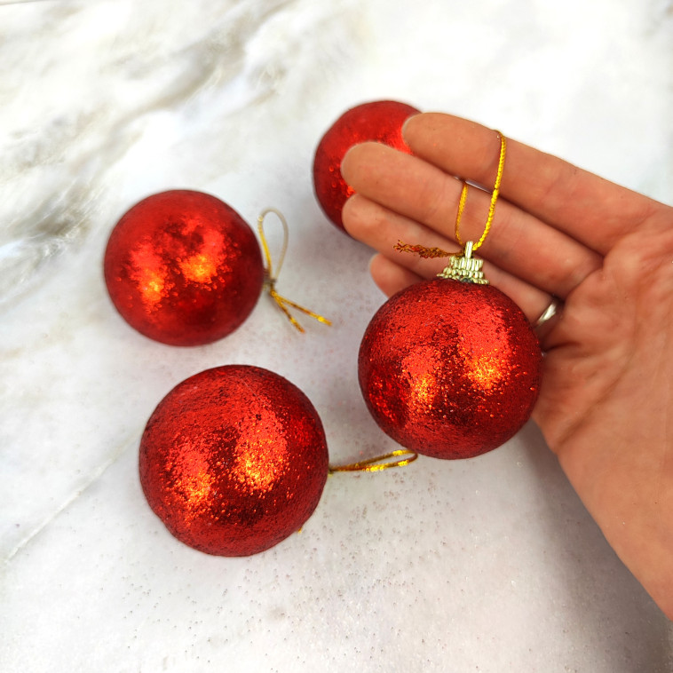 Изображение Набор пластиковых шаров d-5 см 4 шт красный Посыпка из блесток Серпантин