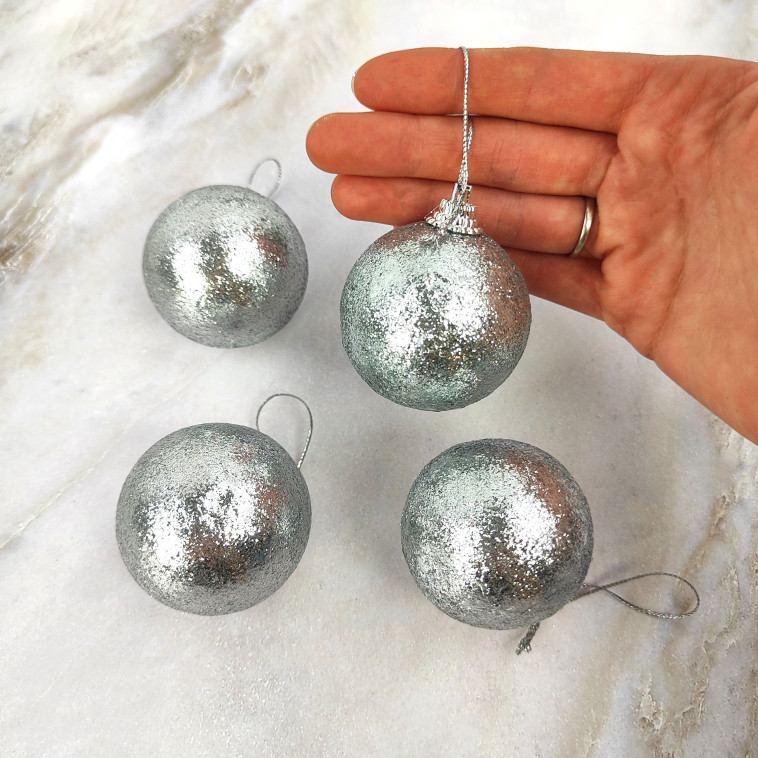 Изображение Набор пластиковых шаров d-5 см 4 шт серебро Посыпка из блесток Серпантин