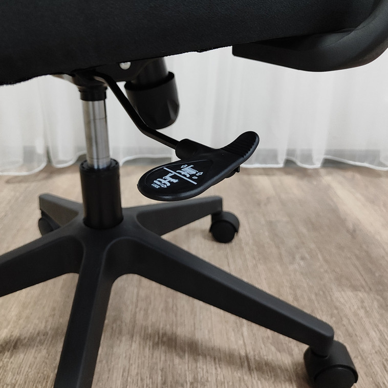 Фото №1 Кресло офисное 96*62*42 см до 120 кг сетка механизм качания черный Baizheng