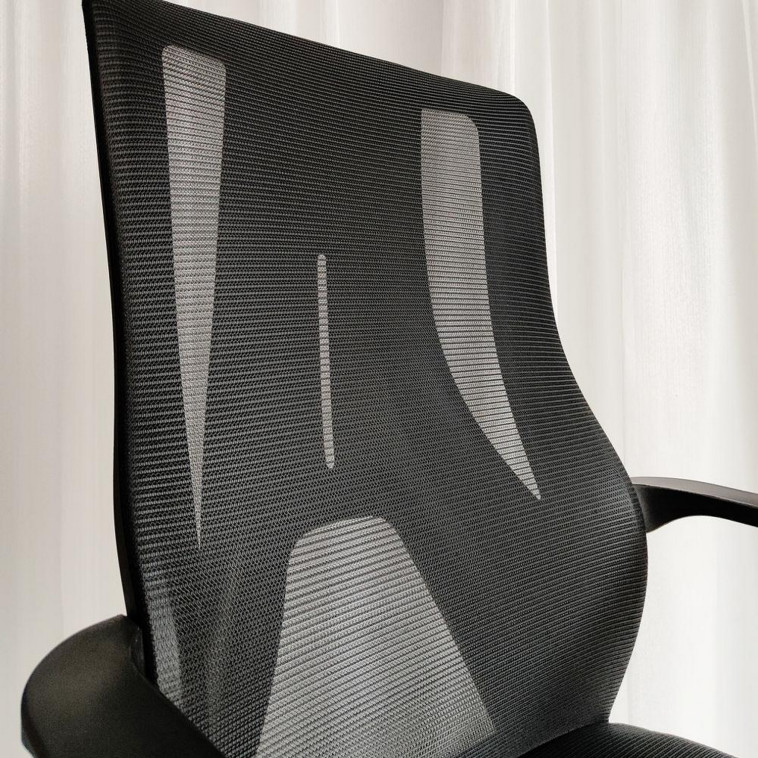 Рисунок Кресло офисное 100*61*41 см до 150 кг механизм качания полиэстер черный Baizheng