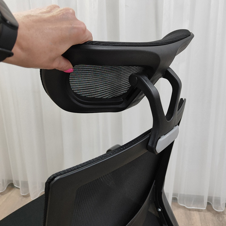 Рисунок Кресло офисное 110*59*43 см до 150 кг механизм качания полиэстер черный Baizheng