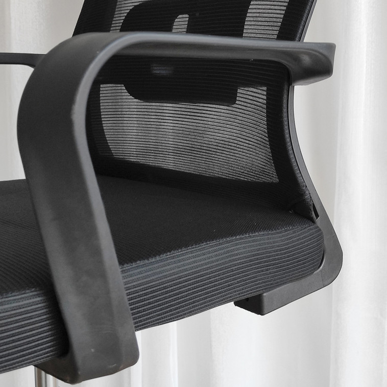 Рисунок Кресло офисное 110*60*46 см до 150 кг механизм качания полиэстер черный Baizheng