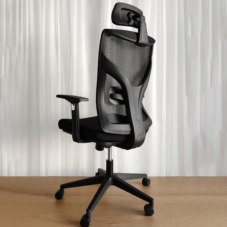 Фотография Кресло офисное 119*63*43 см до 150 кг механизм качания полиэстер черный Baizheng