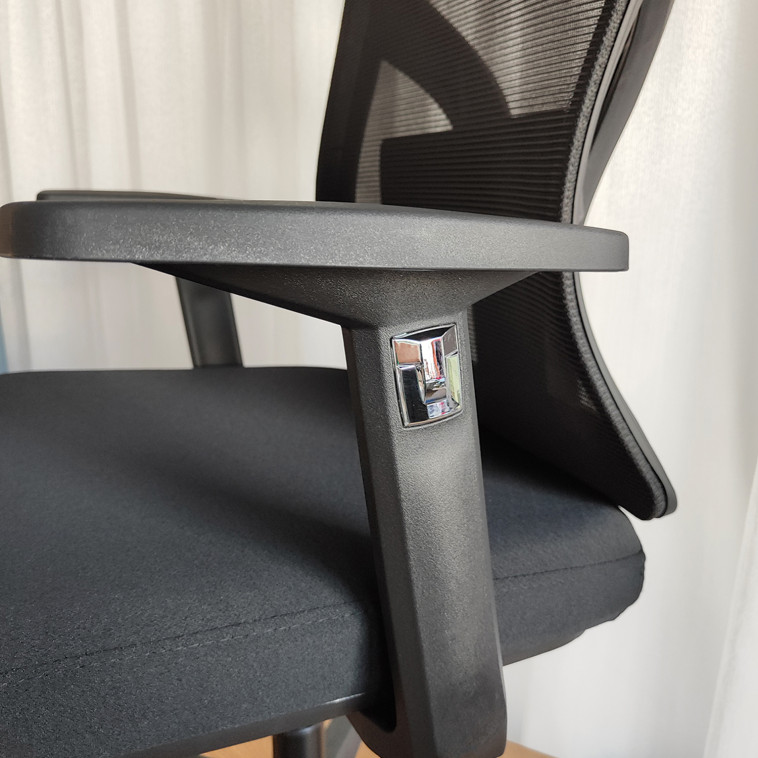 Фото №1 Кресло офисное 119*63*43 см до 150 кг механизм качания полиэстер черный Baizheng