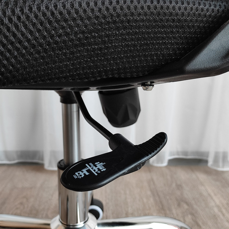 Фото №1 Кресло офисное 76*60*40 см до 120 кг сетка механизм качания черный Baizheng