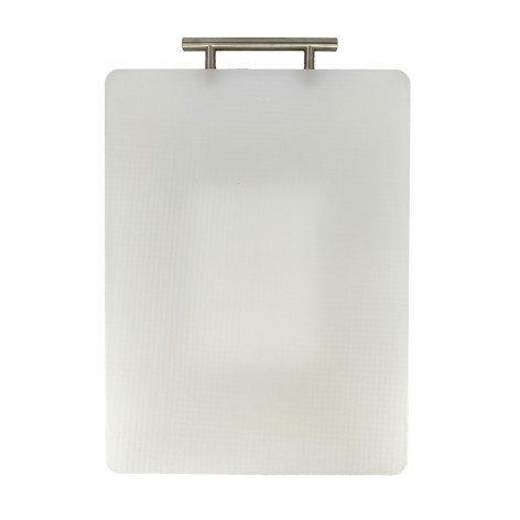 Доска пластиковая разделочная 29*39*1,5 см металл ручка петля белый Baizheng