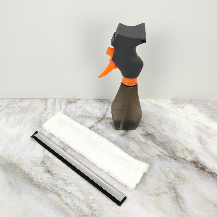 Cнимок Стеклоочиститель пластиковый 0,22 л 270*75*270 мм Альтернатива