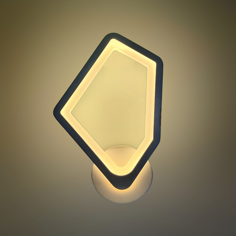 Фото №1 Бра светодиодный 1 плафон 29,8*17,8*5 см 24Вт 1080LM 10м2 3 цвета пластик белый Baizheng