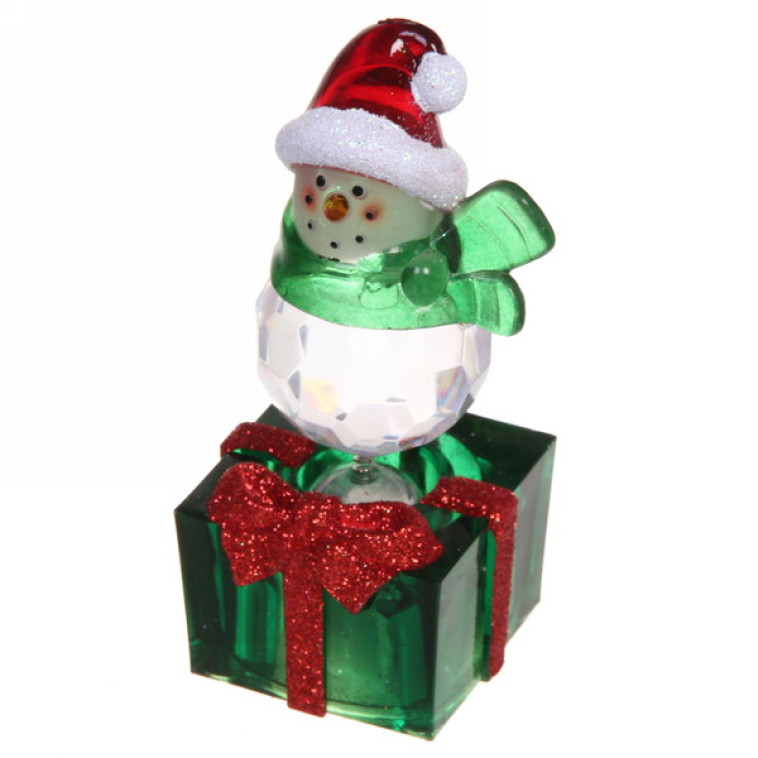 Акция! Светильник светодиодный пластиковый  9 см Снеговик в шарфике на подарке Серпантин (1/240)
