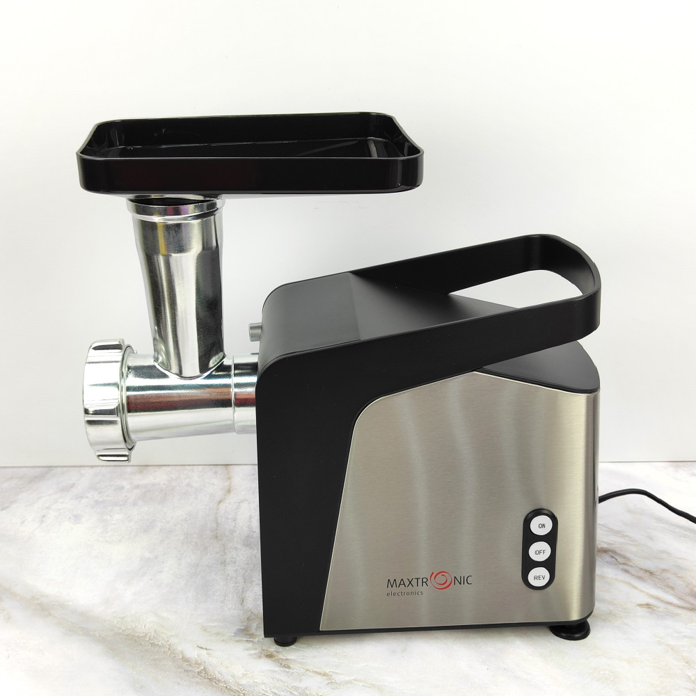 Мясорубка Maxtronic MAX-MG02 1100 Вт 72 кг/час с реверсом, 3 насадки и насадка для колбас