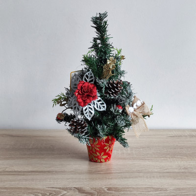 Ель искусственная 40 см в горшке цветы банты серебро красный Лесное очарование Серпантин Ель искусственная 40 см в горшке цветы банты серебро красный Лесное очарование Серпантин