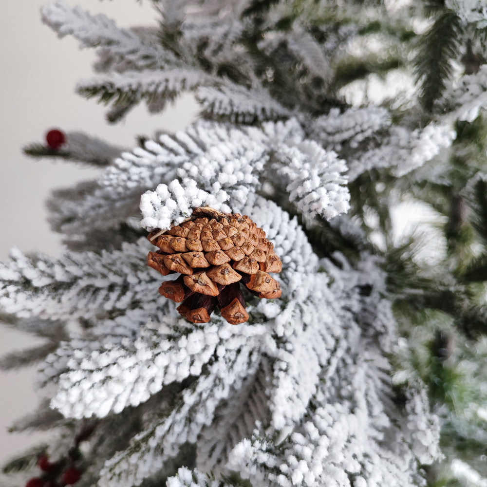 Ель искусственная 240 см побеги литые 60% шишки ягоды белый иней 85-240CM Fex