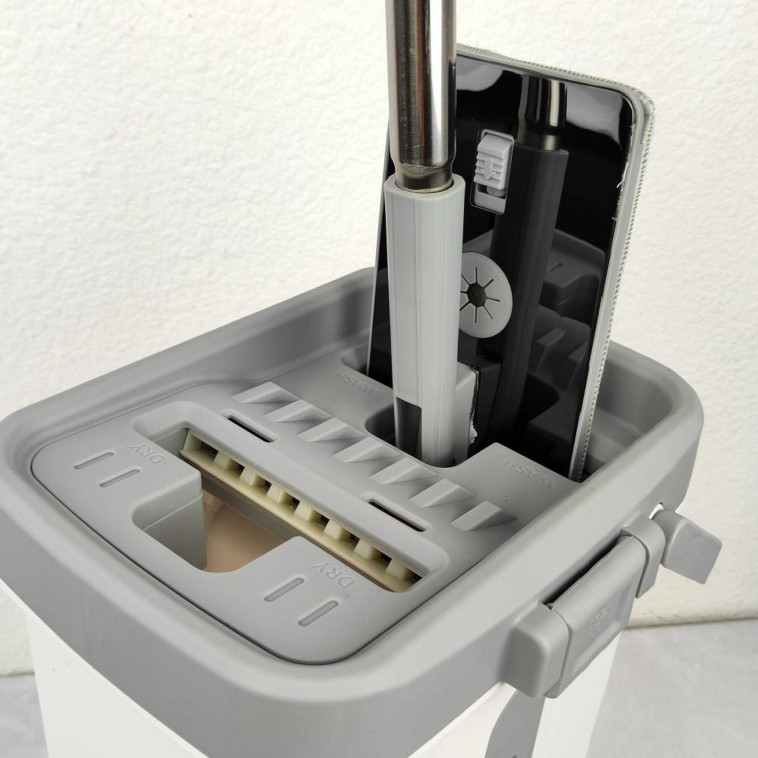 Картинка Набор ведро пластиковое с отжимом 12 л + швабра металл вращение 360° под упак Baizheng