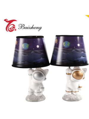 Лампа настольная электрическая 10*10*34,5 см Космонавт микс BZ-01764 Baizheng Лампа настольная электрическая 10*10*34,5 см Космонавт микс BZ-01764 Baizheng