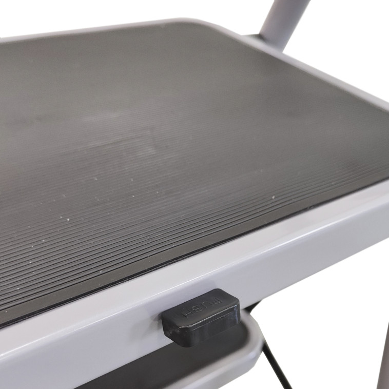 Фото Стремянка  3 широкие ступени 110*64*47см вес 7,5кг сталь до 150кг Baizheng