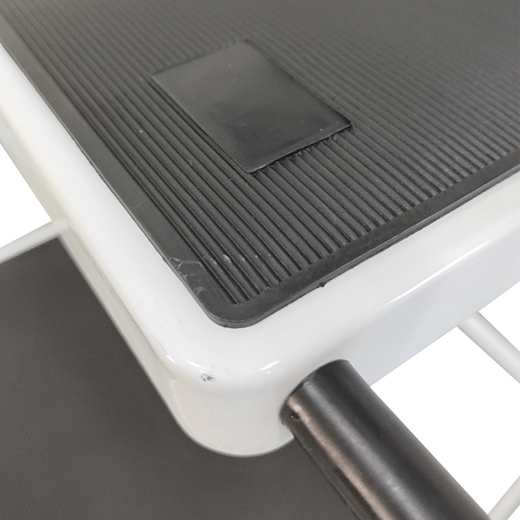 Фото Стремянка  4 широкие ступени 131*82*46см вес 8,5кг сталь до 150кг Baizheng