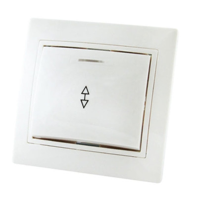 Выключатель на 2 направления 1кл. с подсветкой белый керам. 10А Выключатель на 2 направления 1кл. с подсветкой белый керам. 10А