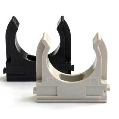 Крепеж-клипса для трубы 25мм (пластм) чёрная