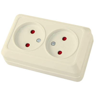Розетка двойная 2П открытой установки с з/ш IP20 10А, слоновая кость Розетка двойная 2П открытой установки с з/ш IP20 10А, слоновая кость