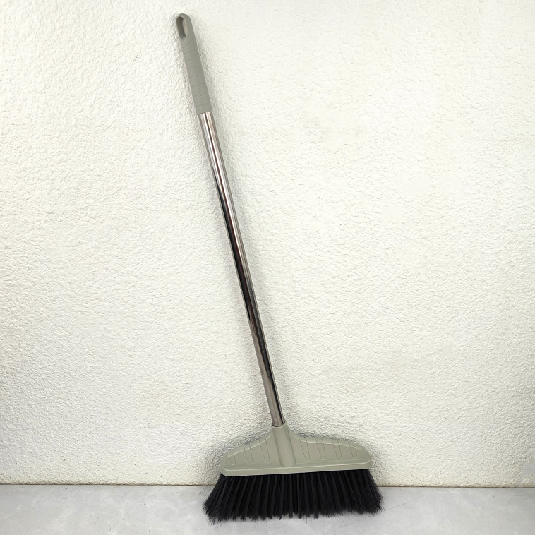 Фото Веник пластиковый 32*83 см черенок пластик светло серый BD-30072 Baizheng