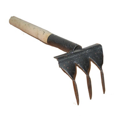 Грабли витые  3 зубцов с метал черенком и платик ручка